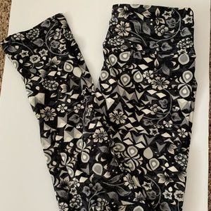 Lularoe black and grey leggings OS